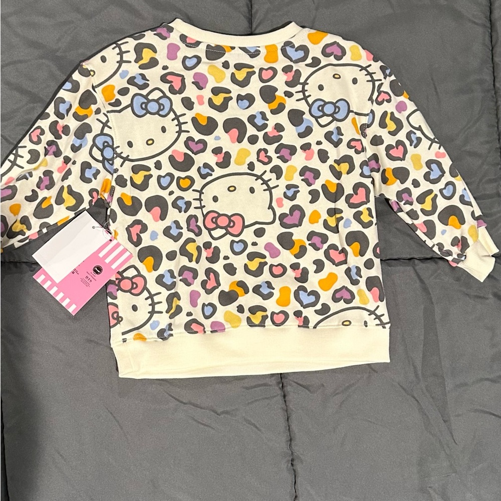 Hello Kitty Outfit - Picture 3 of 9